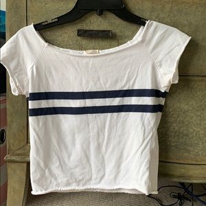 Brandy Melville John Galt cropped tee shirt